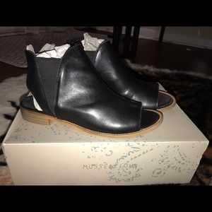 Brand new in box!!! Musse and Cloud Leather Flats